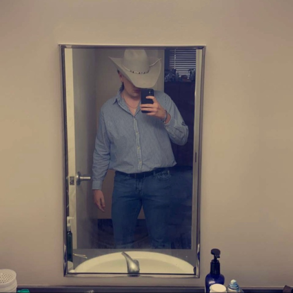 Meet your Posher, Brady